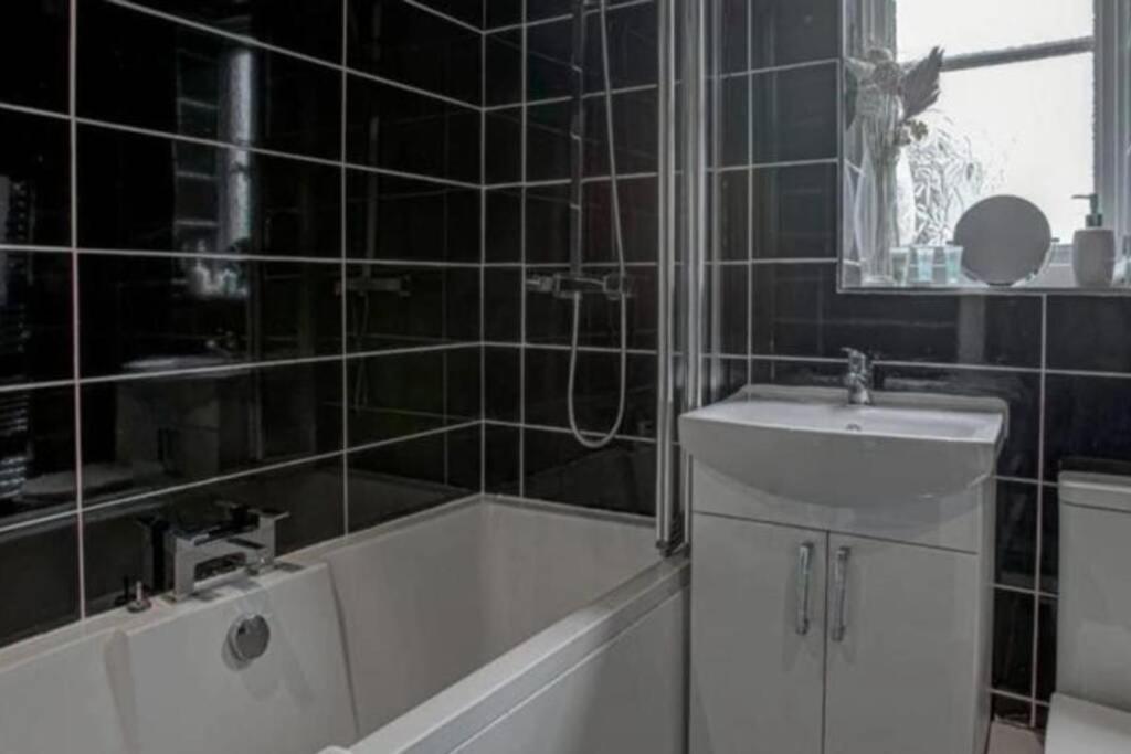Luxury 4 Bedroom House Manchester Ngoại thất bức ảnh