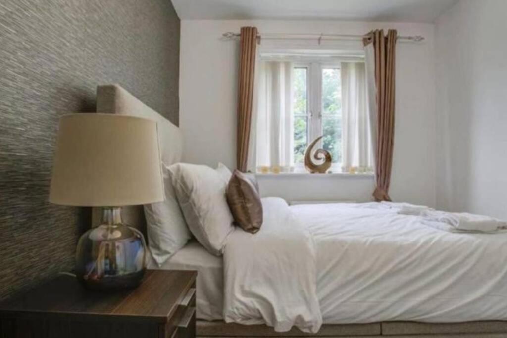 Luxury 4 Bedroom House Manchester Ngoại thất bức ảnh